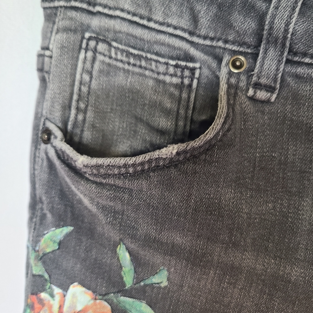 Zara Basic Z1975 Skinny Midrise Wildflower Crop Jeans Size 4 - Picture 7 of 8